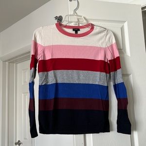 Super cute Talbots light sweater in size SP. Good condition.